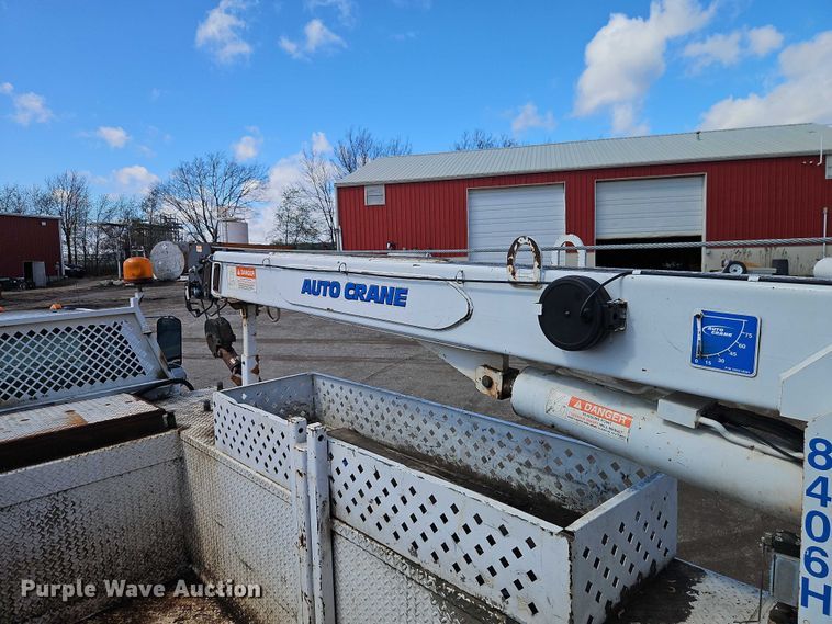 image for item EO7201 2004 Ford F750 Super Duty utility / service truck