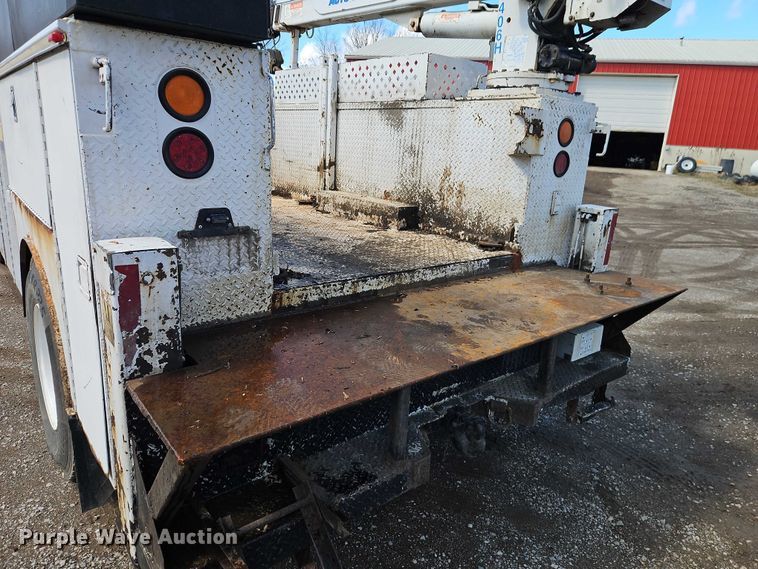 image for item EO7201 2004 Ford F750 Super Duty utility / service truck