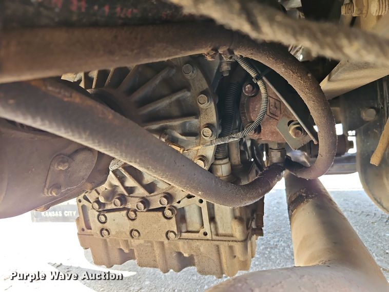 image for item EO7201 2004 Ford F750 Super Duty utility / service truck