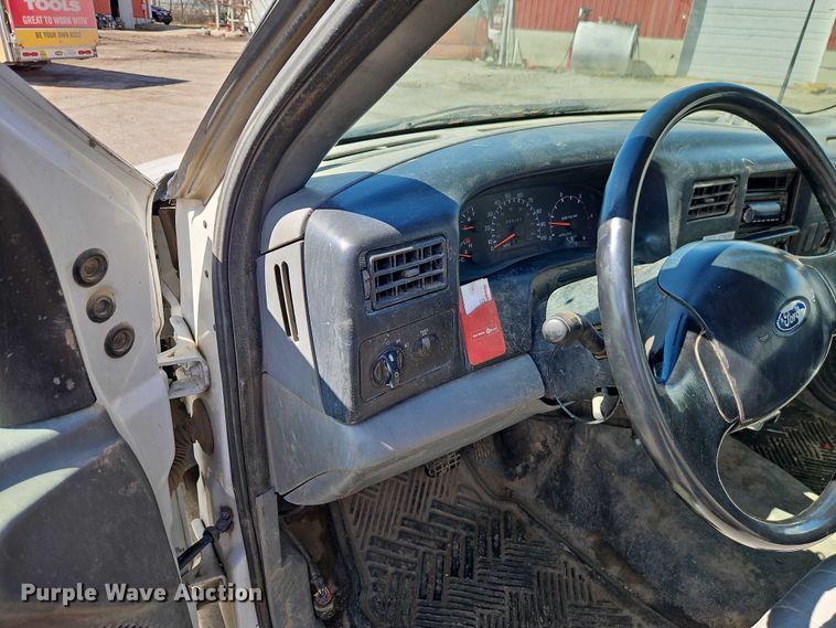 image for item EO7201 2004 Ford F750 Super Duty utility / service truck
