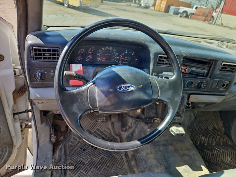 image for item EO7201 2004 Ford F750 Super Duty utility / service truck