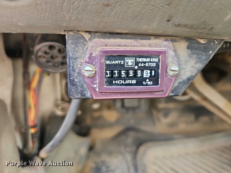 image for item EO7201 2004 Ford F750 Super Duty utility / service truck