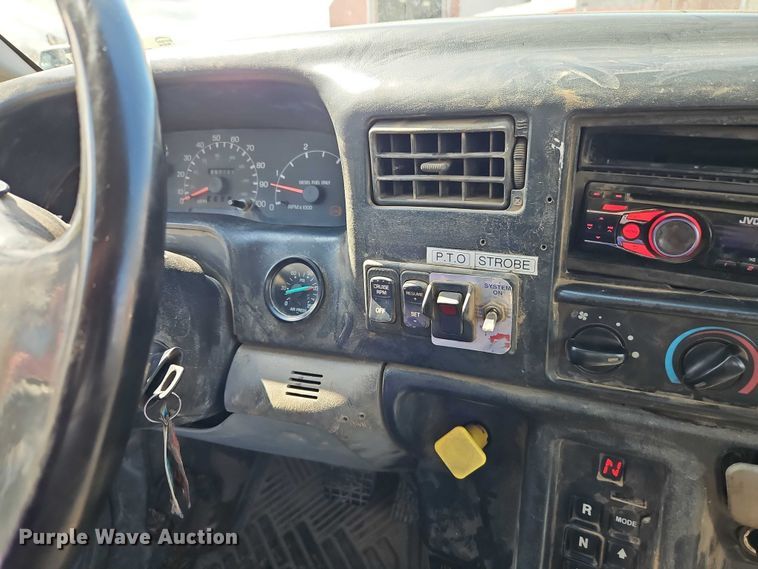 image for item EO7201 2004 Ford F750 Super Duty utility / service truck