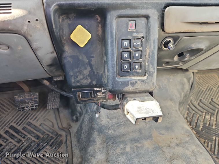 image for item EO7201 2004 Ford F750 Super Duty utility / service truck