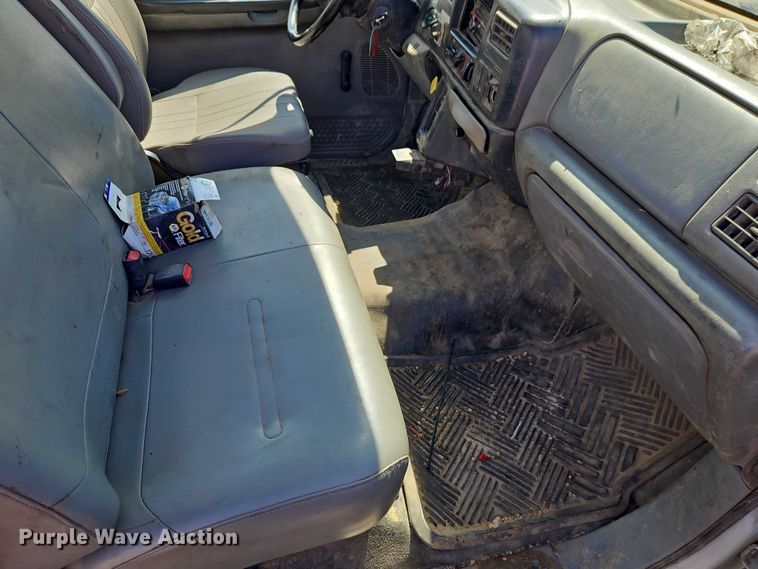 image for item EO7201 2004 Ford F750 Super Duty utility / service truck