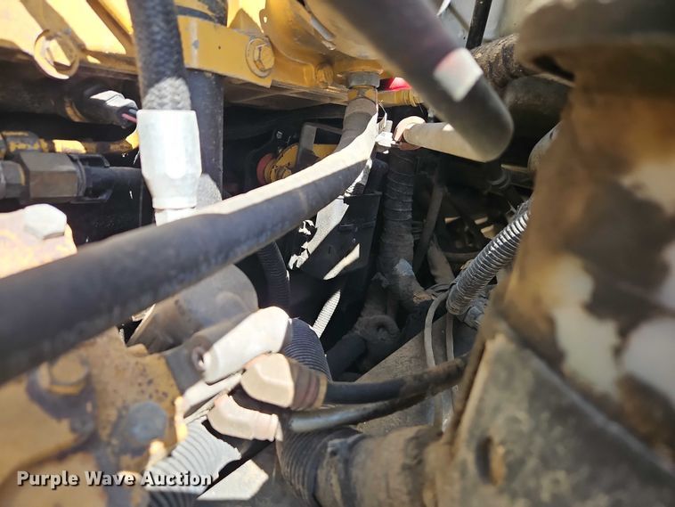 image for item EO7201 2004 Ford F750 Super Duty utility / service truck