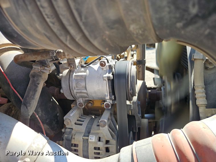 image for item EO7201 2004 Ford F750 Super Duty utility / service truck