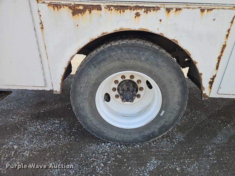 image for item EO7201 2004 Ford F750 Super Duty utility / service truck