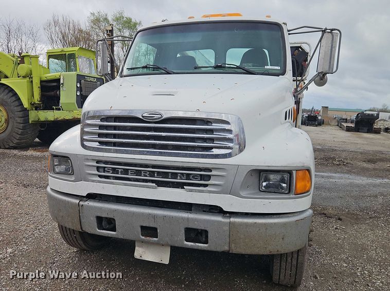 image for item EO7202 2001 Sterling Acterra utility / service truck