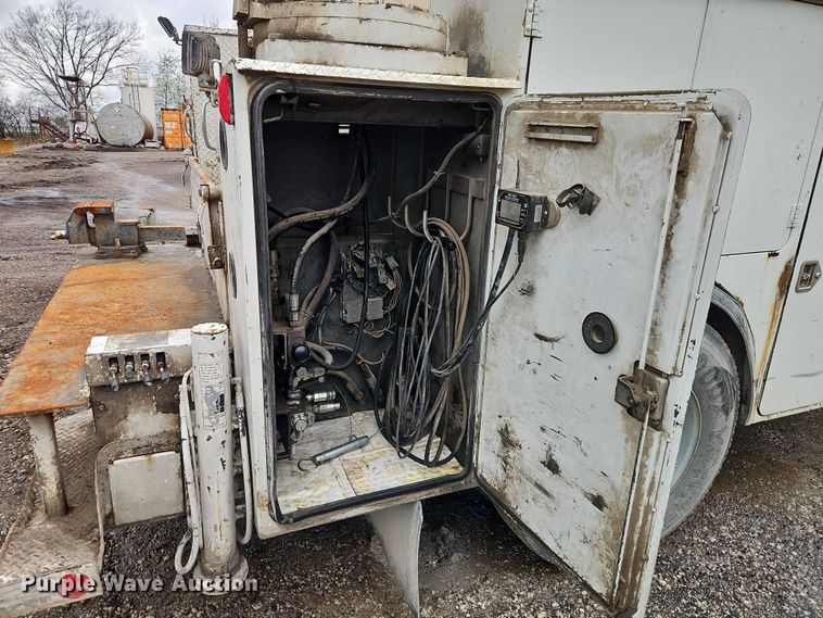 image for item EO7202 2001 Sterling Acterra utility / service truck