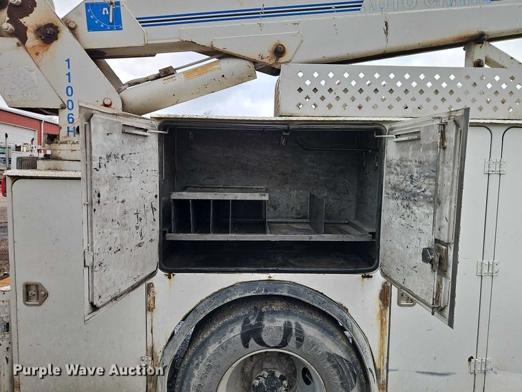 image for item EO7202 2001 Sterling Acterra utility / service truck