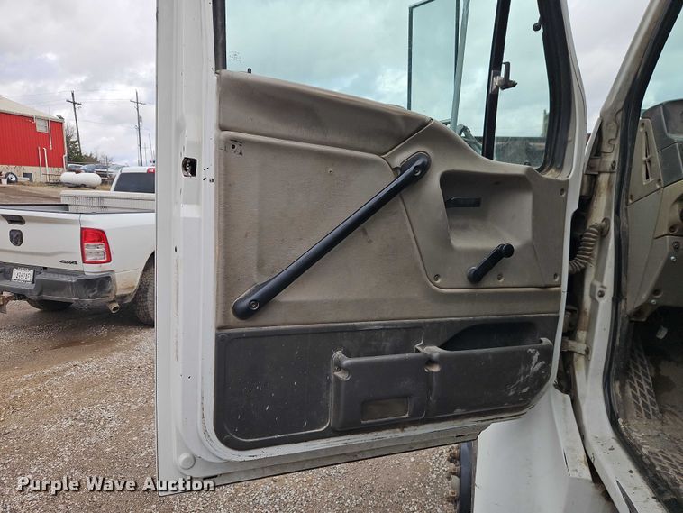 image for item EO7202 2001 Sterling Acterra utility / service truck