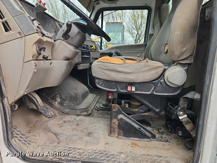 image for item EO7202 2001 Sterling Acterra utility / service truck