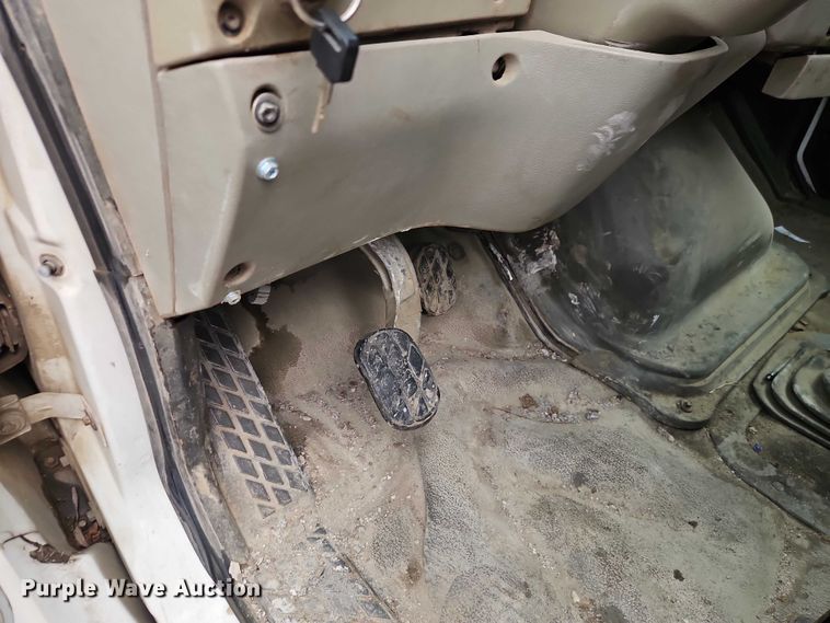 image for item EO7202 2001 Sterling Acterra utility / service truck