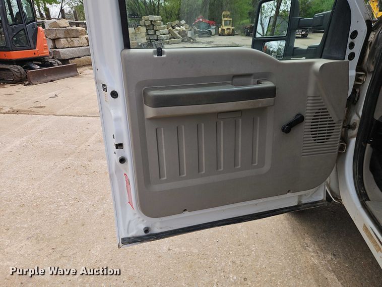 image for item EO7237 2008 Ford F550 Super Duty dump truck