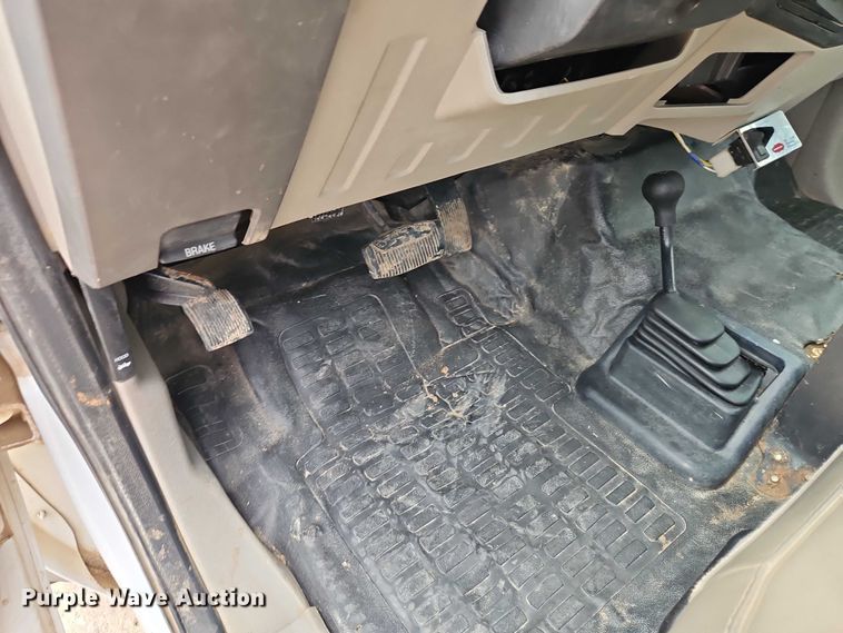 image for item EO7237 2008 Ford F550 Super Duty dump truck