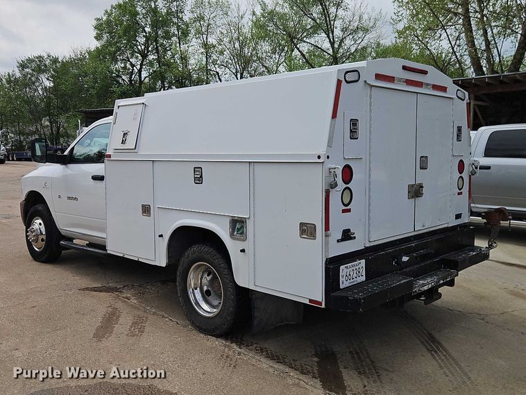 image for item EO7238 2013 RAM 3500 utility bed pickup truck