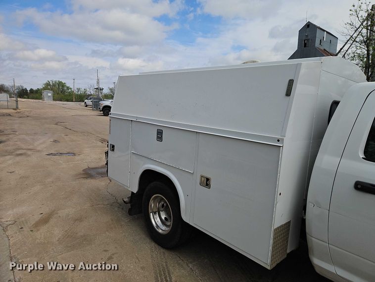 image for item EO7238 2013 RAM 3500 utility bed pickup truck