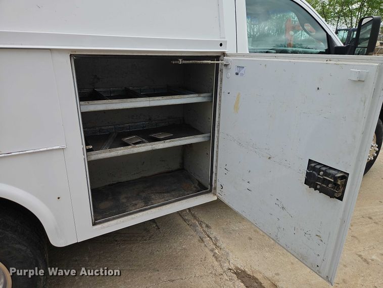 image for item EO7238 2013 RAM 3500 utility bed pickup truck