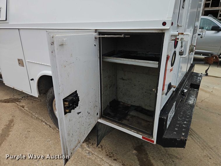 image for item EO7238 2013 RAM 3500 utility bed pickup truck