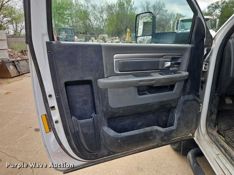 image for item EO7238 2013 RAM 3500 utility bed pickup truck