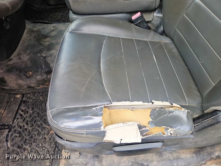 image for item EO7238 2013 RAM 3500 utility bed pickup truck