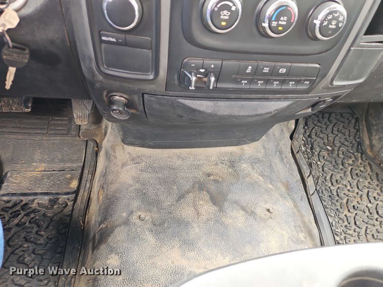 image for item EO7238 2013 RAM 3500 utility bed pickup truck