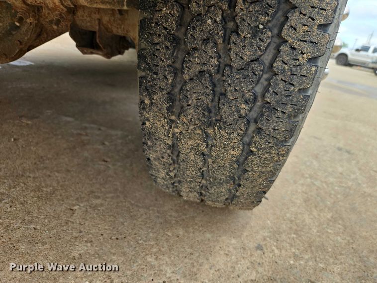 image for item EO7238 2013 RAM 3500 utility bed pickup truck