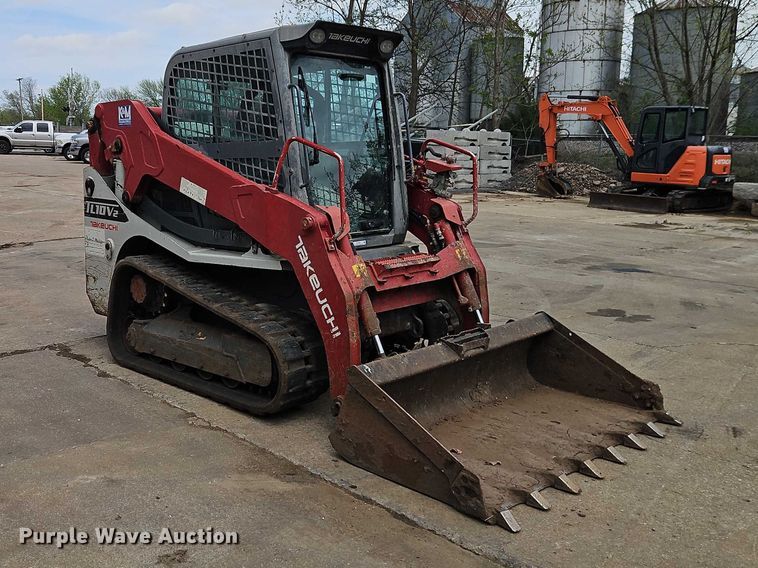 image for item EO7240 2017 Takeuchi TL10V2 tracked skid steer loader