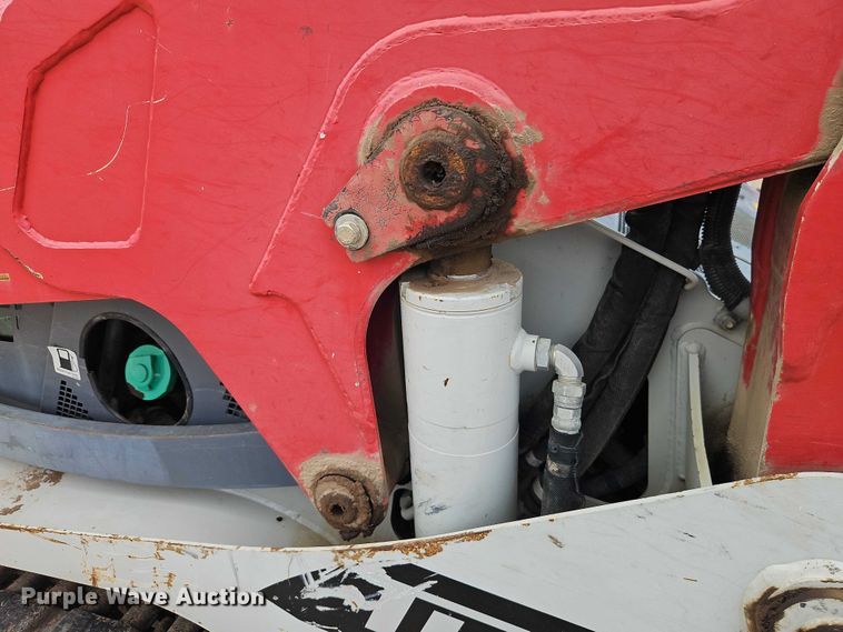 image for item EO7240 2017 Takeuchi TL10V2 tracked skid steer loader