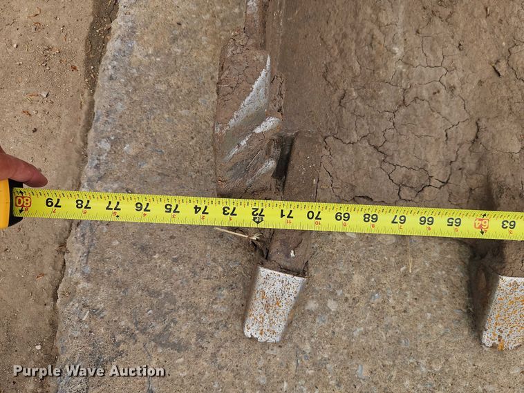 image for item EO7240 2017 Takeuchi TL10V2 tracked skid steer loader