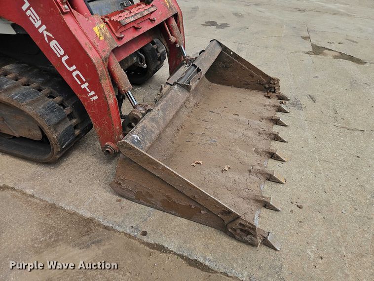 image for item EO7240 2017 Takeuchi TL10V2 tracked skid steer loader