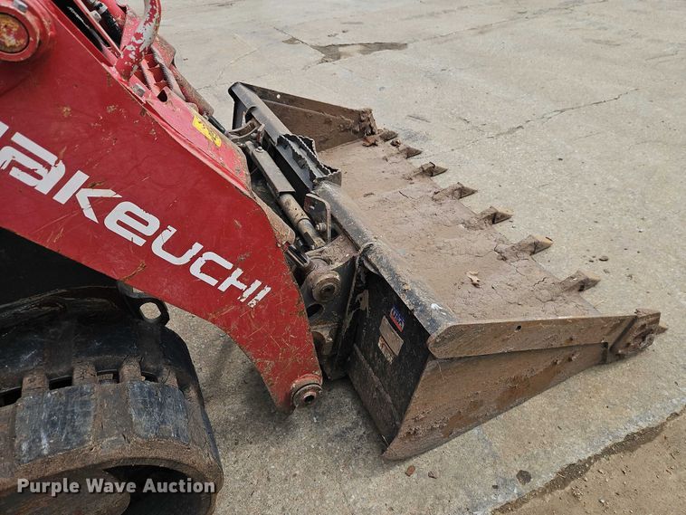 image for item EO7240 2017 Takeuchi TL10V2 tracked skid steer loader