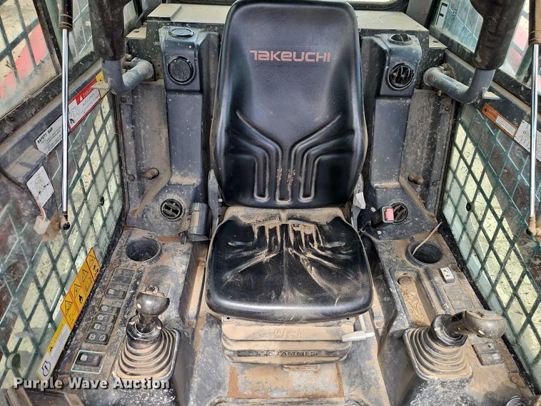 image for item EO7240 2017 Takeuchi TL10V2 tracked skid steer loader