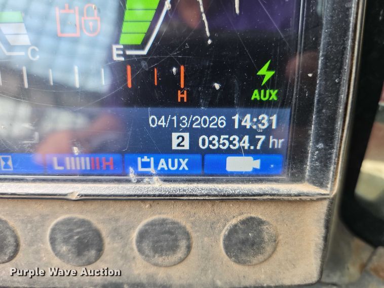 image for item EO7240 2017 Takeuchi TL10V2 tracked skid steer loader