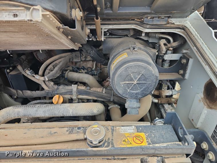 image for item EO7240 2017 Takeuchi TL10V2 tracked skid steer loader