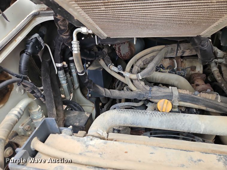 image for item EO7240 2017 Takeuchi TL10V2 tracked skid steer loader