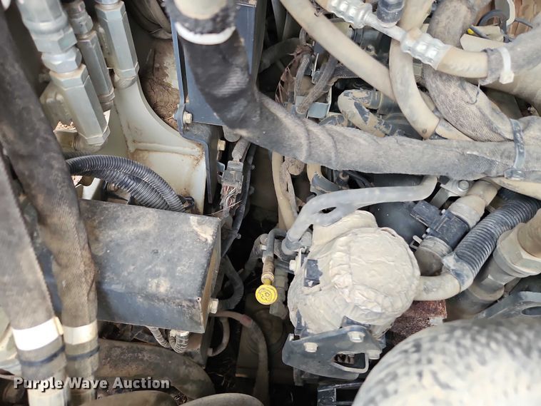 image for item EO7240 2017 Takeuchi TL10V2 tracked skid steer loader