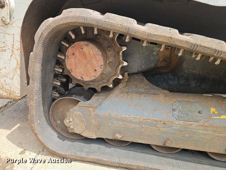 image for item EO7240 2017 Takeuchi TL10V2 tracked skid steer loader