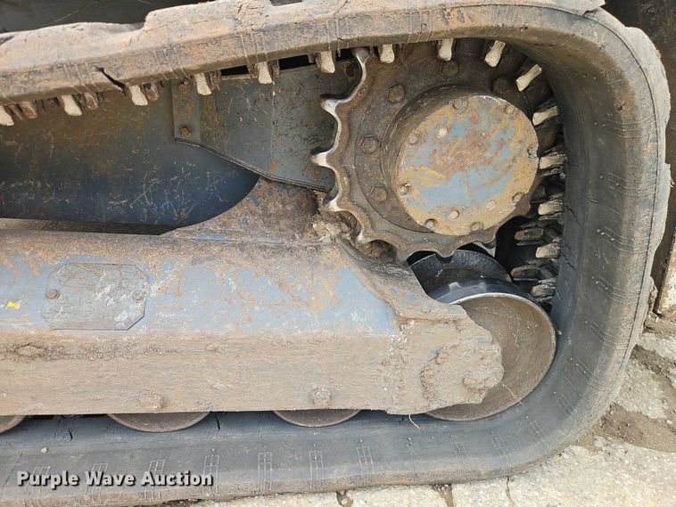 image for item EO7240 2017 Takeuchi TL10V2 tracked skid steer loader