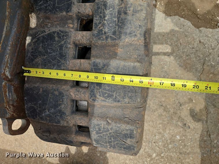 image for item EO7240 2017 Takeuchi TL10V2 tracked skid steer loader