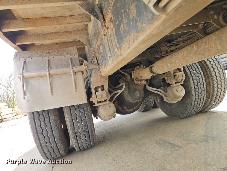 image for item EO7241 1991 Peterbilt 379 dump truck