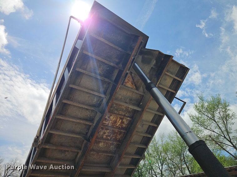 image for item EO7241 1991 Peterbilt 379 dump truck