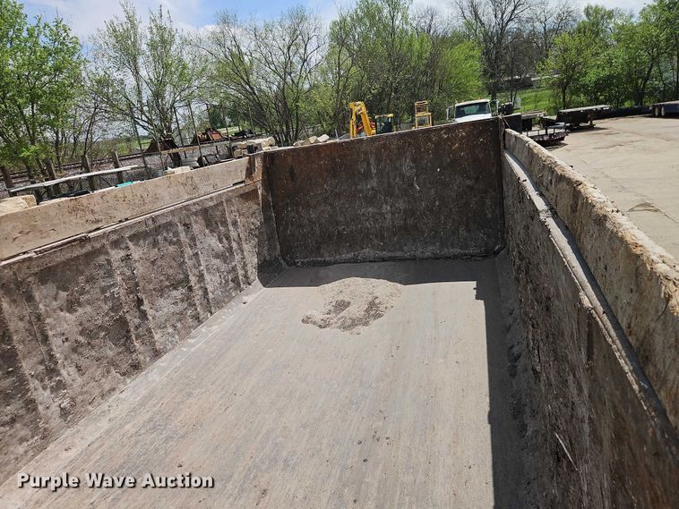 image for item EO7241 1991 Peterbilt 379 dump truck