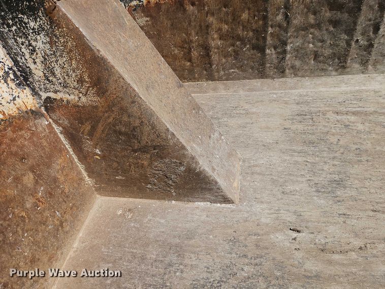 image for item EO7241 1991 Peterbilt 379 dump truck