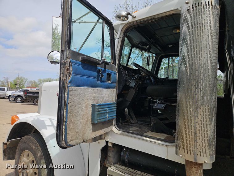 image for item EO7241 1991 Peterbilt 379 dump truck