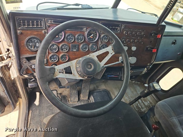 image for item EO7241 1991 Peterbilt 379 dump truck