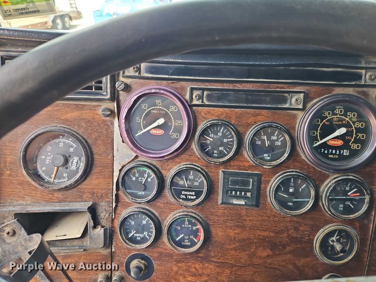 image for item EO7241 1991 Peterbilt 379 dump truck