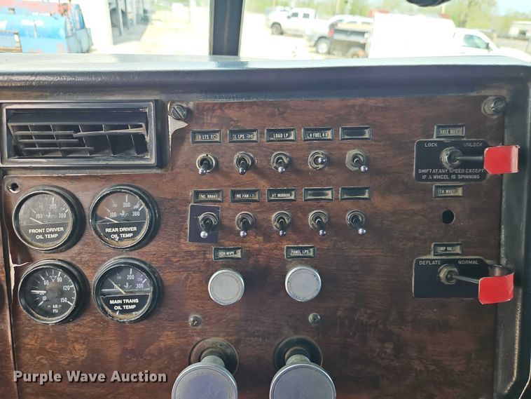 image for item EO7241 1991 Peterbilt 379 dump truck