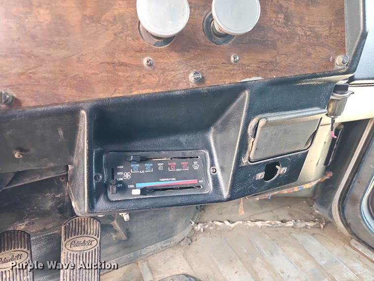 image for item EO7241 1991 Peterbilt 379 dump truck